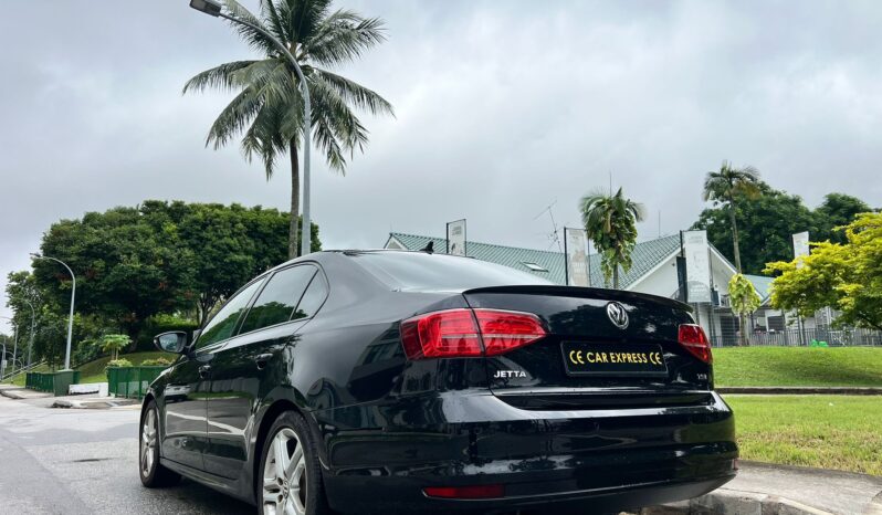 
								Volkswagen Jetta 1.4A TSI Sunroof full									
