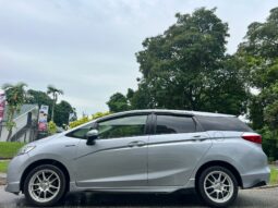 
										Honda Shuttle Hybrid 1.5A full									