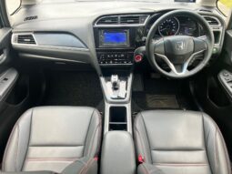 
										Honda Shuttle Hybrid 1.5A full									