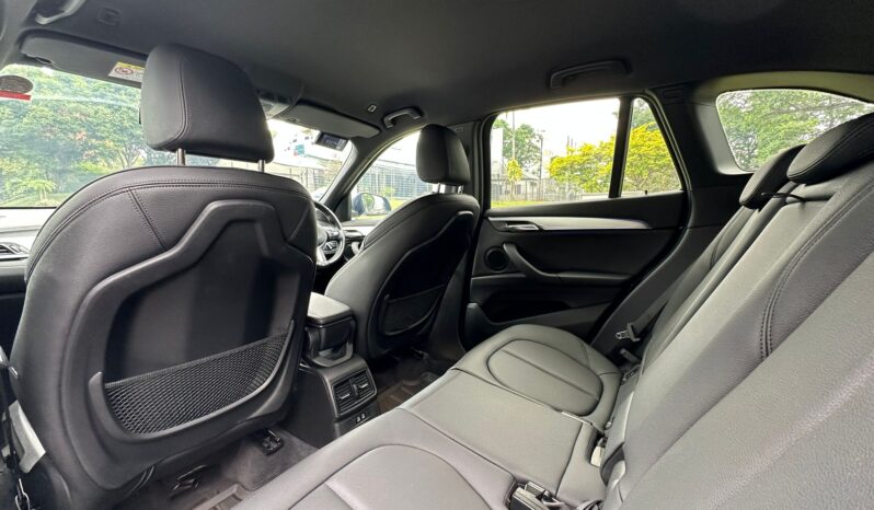 
								BMW X1 sDrive20i M-Sport full									