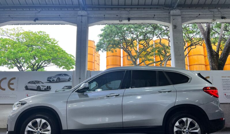 
								BMW X1 sDrive18i xLine full									