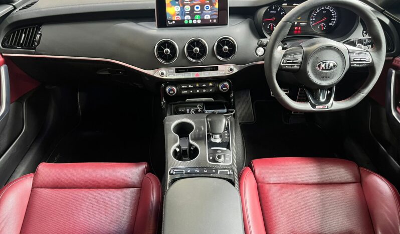 
								Kia Stinger 2.0A Sunroof full									