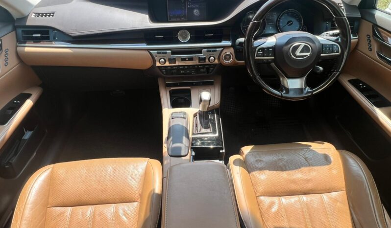 
								Lexus ES250 Luxury Sunroof full									