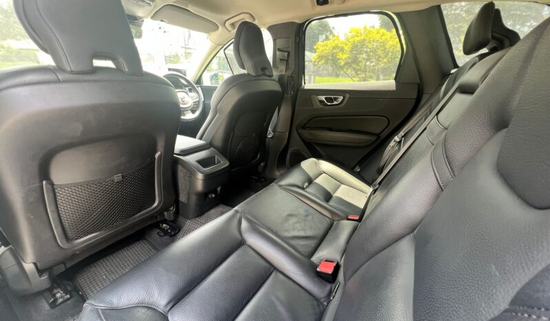 
								Volvo XC60 T5 Momentum full									