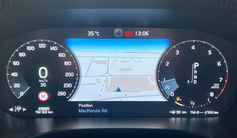 
								Volvo XC60 T5 Momentum full									