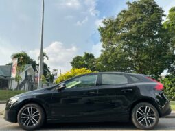 
										Volvo V40 T2 full									