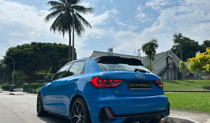 
								Audi A1 Sportback 1.0A TFSI S-tronic S-Line full									