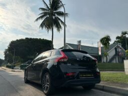 
										Volvo V40 T2 full									