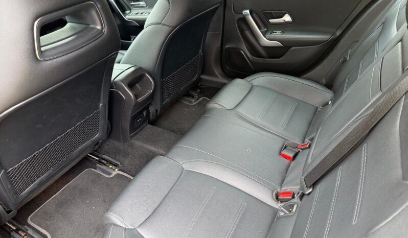 
								Mercedes-Benz A-Class A180 Progressive full									
