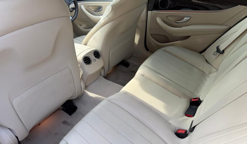 
								Mercedes-Benz E-Class E250 Exclusive full									