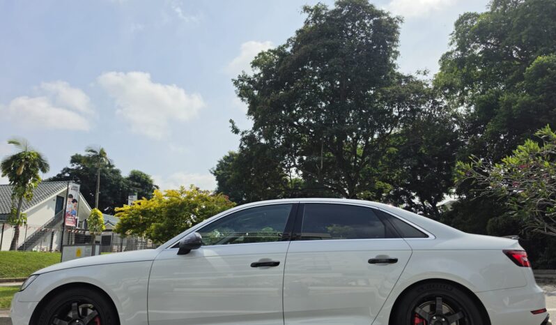 
								Audi A4 2.0A TFSI S-tronic full									